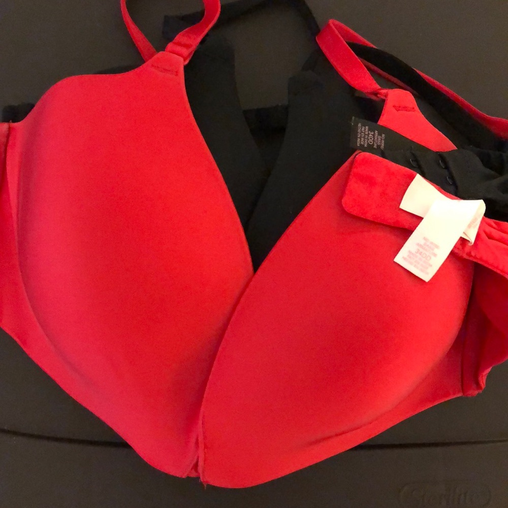 x2 Victoria’s Secret Bras